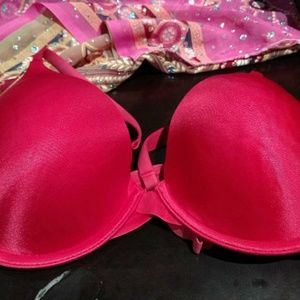 NWOT Victoria Secret Bra, 36C